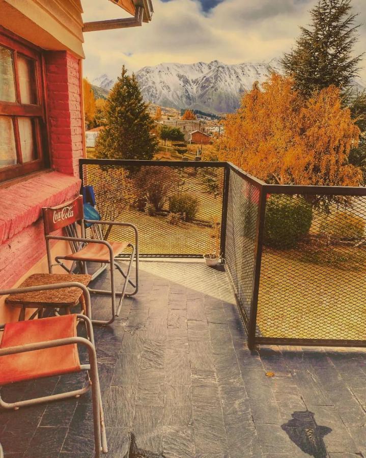 Pinto Casa Hostel & Bar Esquel Exterior photo